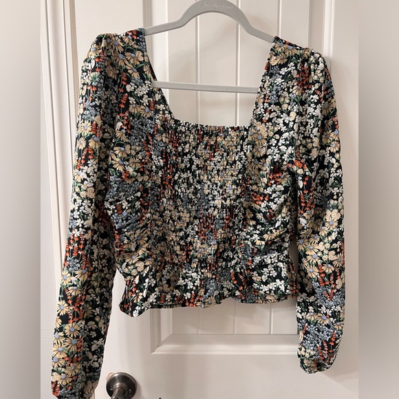 H&M floral blouse - Picture 2 of 4